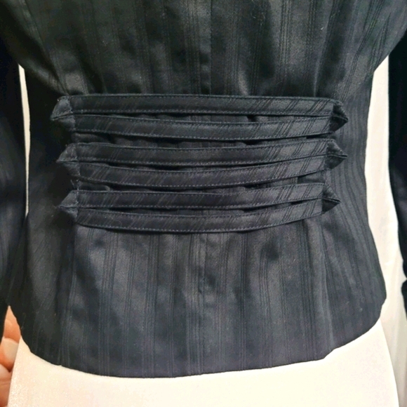 🎉Host Pick🎉4/$20 Cropped Blazer - Picture 8 of 8